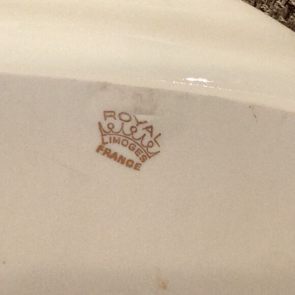 Royal Limoges Tray in White with Gold Trim and Gold Flowers. - Picture 5 of 5